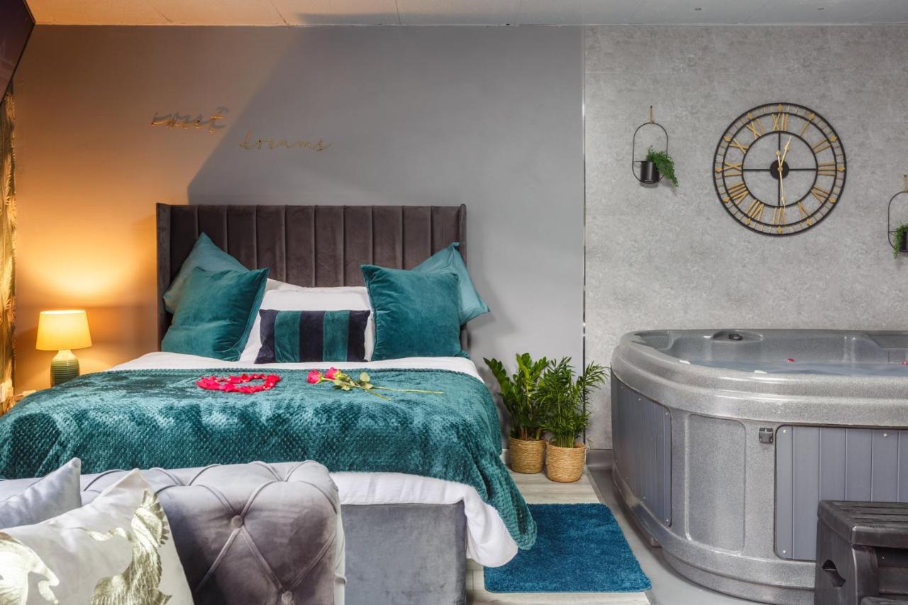 Riverside With Jacuzzi! Apartment Sheffield